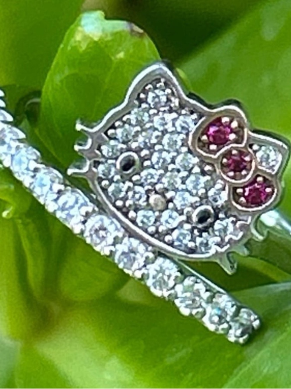 Hello Kitty Sanrio pave red & clear cz bow Sterling Silver ring size 7